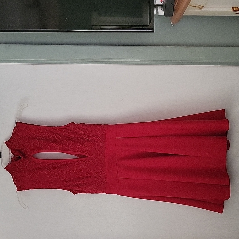 Dress - Picture 2 of 4